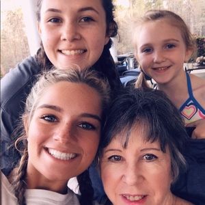 Meet your Posher, Logan